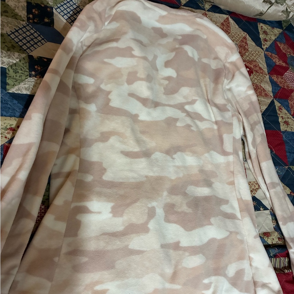 Old Navy Active Beige Camouflage Fleece - Picture 2 of 3